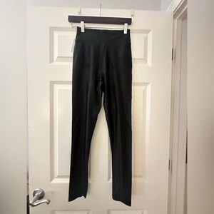 NWT Aritzia Wilfred Corrigan Legging Pant; Size S in black; brand new with tags